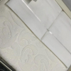 Махровая простынь Tivolyo Home Baroc beyaz 220х240 см + сатиновая простынь с наволочками
