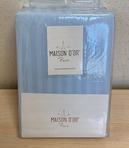 Простынь сатиновая Maison Dor 240х260 см с наволочками голубая в полоску