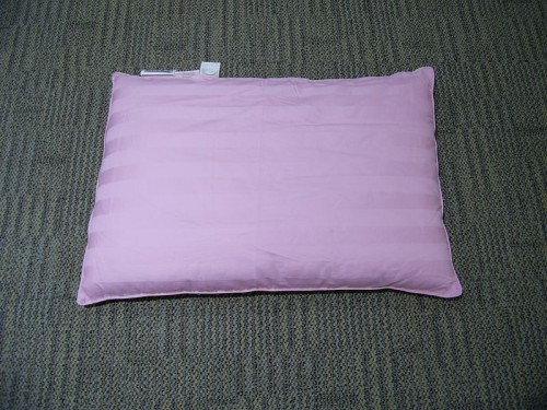 Подушка шёлковая Le Vele 70x70 см розовая, вес 2 кг
